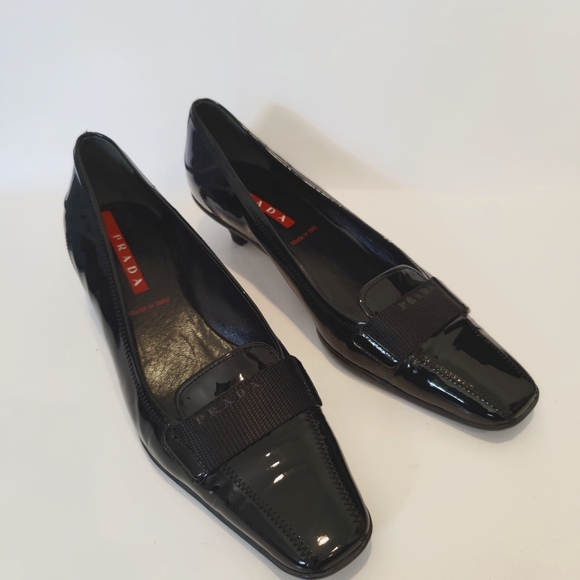 Prada Women's Patent leather Pump - Picture 3 of 12